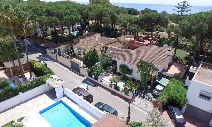 Artola Apartment | Patio Apartment, next to beach and dunes nature reserve, 15 mins Marbella