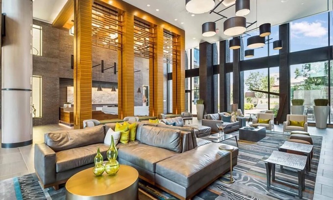 Reston Apartment | Patio, Sundeck & Rooftop | Reston Town Center | nr DC