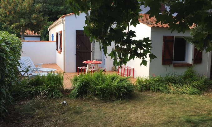 Longeville-sur-Mer Cabin | Pavilion 900 m from the beach, Longeville-Sur-Mer