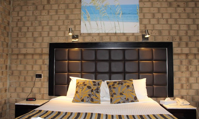 Pooraka Hotel | Pavlos Motel