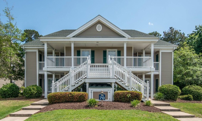 Pawleys Island Condo | Pawley's Island Retreat in True Blue