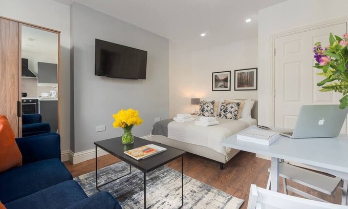 West Kensington Apartment | PBC | Studio Apartment Earl's Court 121 EC7