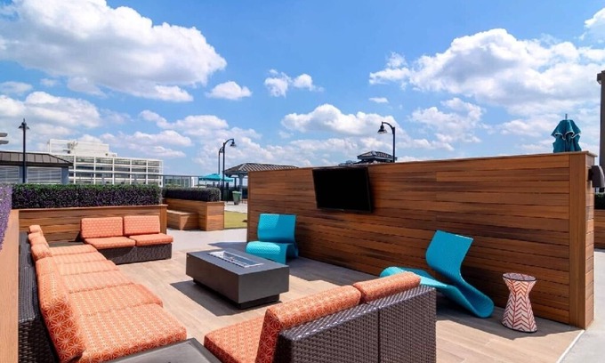 Dunwoody Apartment | Peace and Tranquility within walking distance to everything
