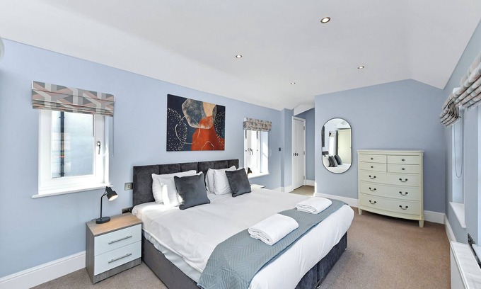 Clifton House | Peaceful 2-Bedroom House in Historic Clifton Village