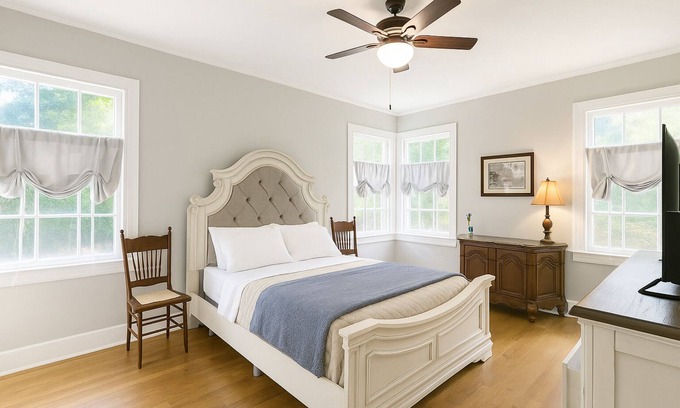 Meridian House | Peaceful 2-bedroom house with AC in charming Meridian