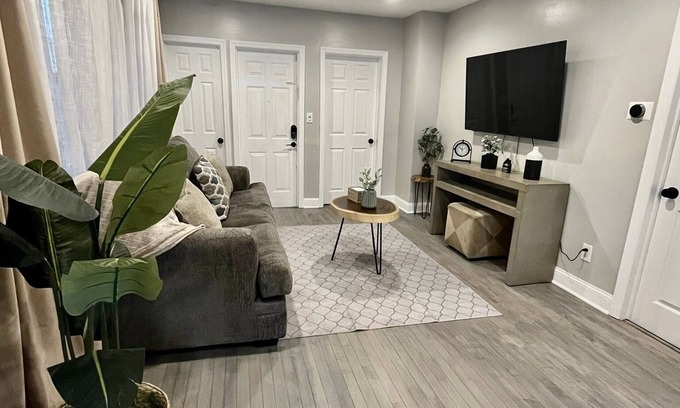 Elizabeth Apartment | Peaceful and Clean 2 BR Apt
