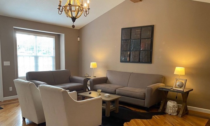 Lawrence House | Peaceful and Spacious Townhome in West Lawrence