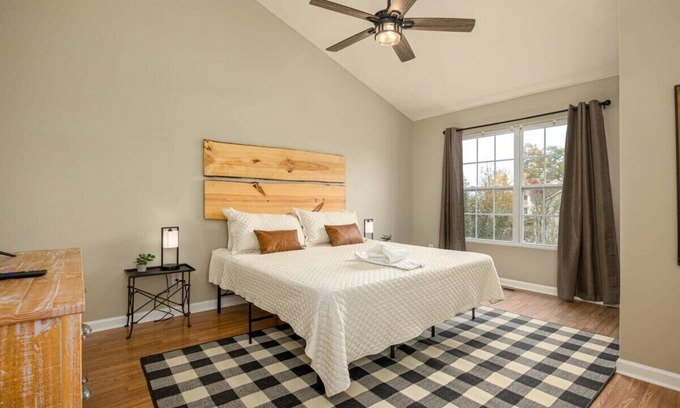 Sevierville Condo | Peaceful Autumn Escape | Hot tub + Pet Friendly