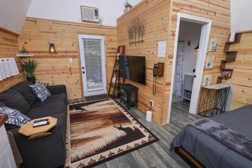Atlanta House | Peaceful Barn Getaway Fire Pit & Daybed FREE PK