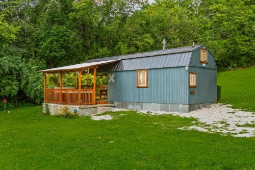 Heidelberg House | Peaceful cabin with hot tub, games, near river