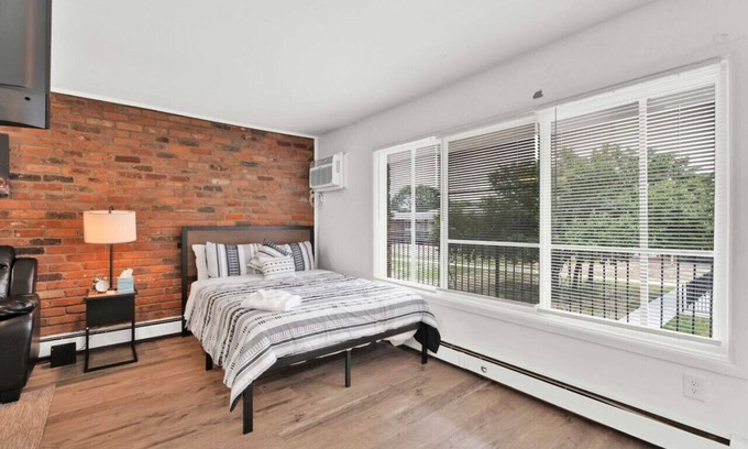 Sterling Heights Apartment | Peaceful & Central Abode ~ WiFi ~ Pet Friendly!