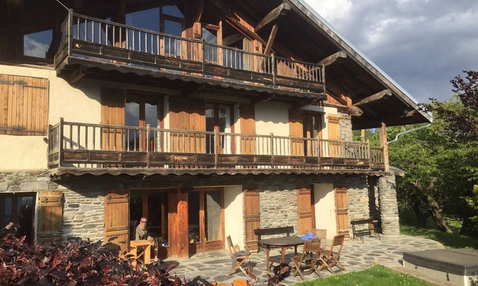 Seez Ski Chalet | Peaceful, comfortable mountain chalet with sauna and jacuzzi