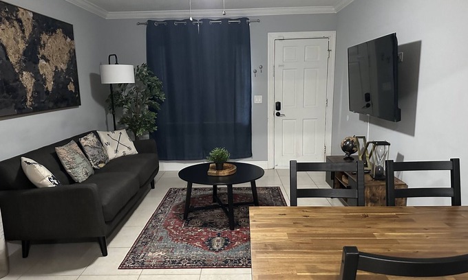 Palm Beach - West Palm Beach Villa | Peaceful & Cozy Home Near Everything
