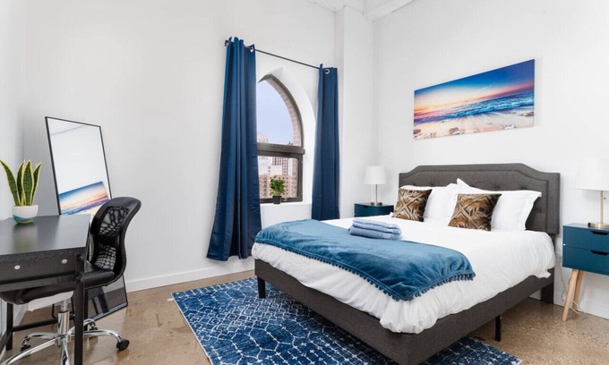 Uptown Apartment | Peaceful Cozy Loft | 13 mins DT | 4 mins Lake