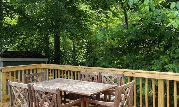 Paw Creek House | Peaceful Deck-Near Water Access+Attractions+Fun!