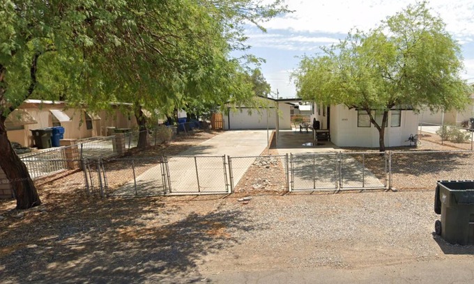 Bullhead City House | Peaceful, family friendly, and walking distance to the River and Rotary Park