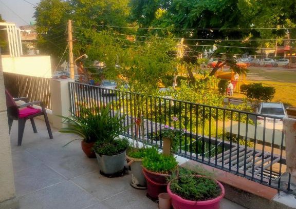 Phase 5 House | Peaceful Furnished Room with kitchen Wifi Ac in sec 71 mohali