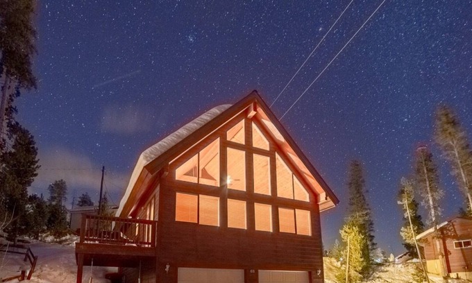 Grand Lake Cabin | Peaceful Getaway for Making Memories! Near RMNP and 2 Mi to Grand Lake!