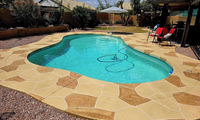 East Mesa House | Peaceful house, pool, BBQ, fire table, RV parking