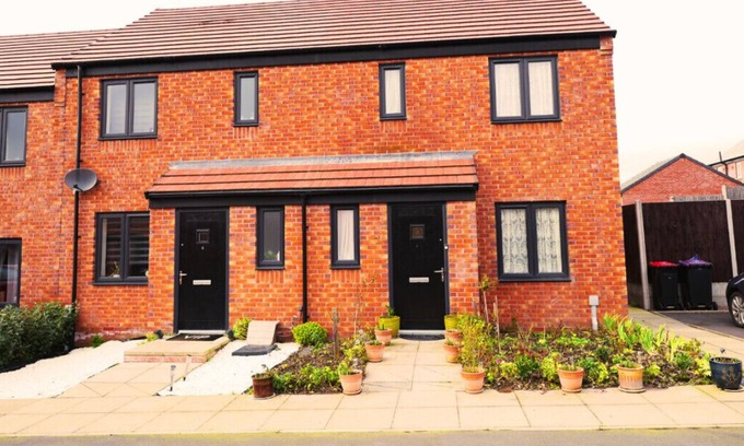 Telford House | Peaceful Lawley Home with Parking, Garden, Wi-Fi