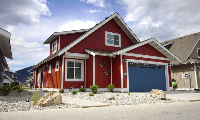 Okanagan-Similkameen House | Peaceful, Modern Lake Cottage/A Sunny Retreat @ The Cottages on Osoyoos Lake π