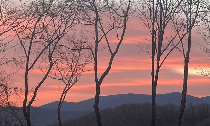 Blue Ridge Cabin | Peaceful Mountain Retreat- Sunrise Views, Pet-Friendly, Serene Escape-Private