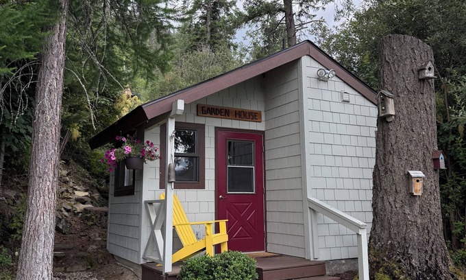 Sandpoint Cottage | Peaceful newly renovated 1 bdrm cottage near owner occupied deep water lake home