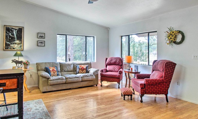 Eagar Cabin | Peaceful Nutrioso Cabin Retreat w/Mountain Views!
