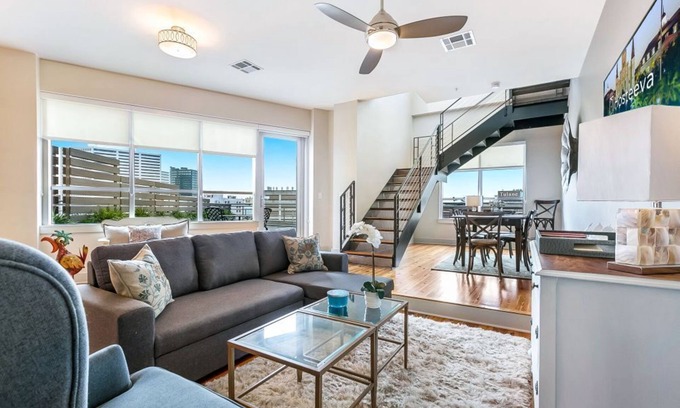 Central Business District Hotel | Peaceful Penthouse in Downtown of NOLA