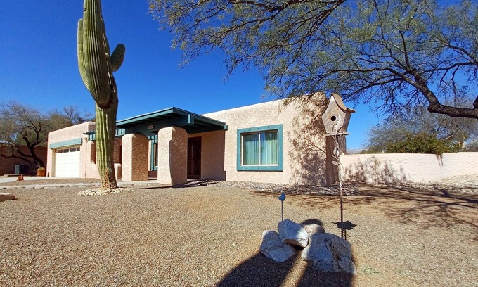 Tucson House | Peaceful Ranch Style Home in Quiet Safe Neighborhood