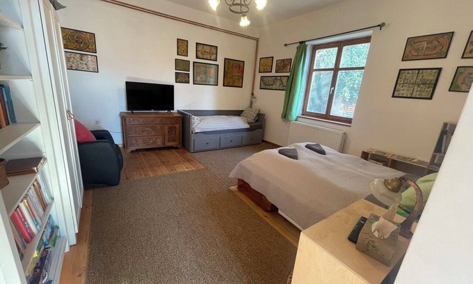 Csatarka Cottage | Peaceful romantic cottage house with garden in Budapest hills