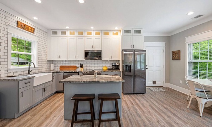 Acworth House | ~Peaceful & Serene~ Lake Nearby~ Lakepoint Close
