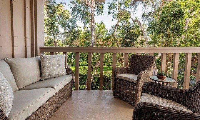 Rancho Bernardo Hotel | Peaceful Setting Perfect for Family Getaway | Spacious Room w/Private Patio