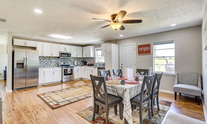 Lyons House | Peaceful Somerville Home w/ Gazebo - 5 Mi to Lake!