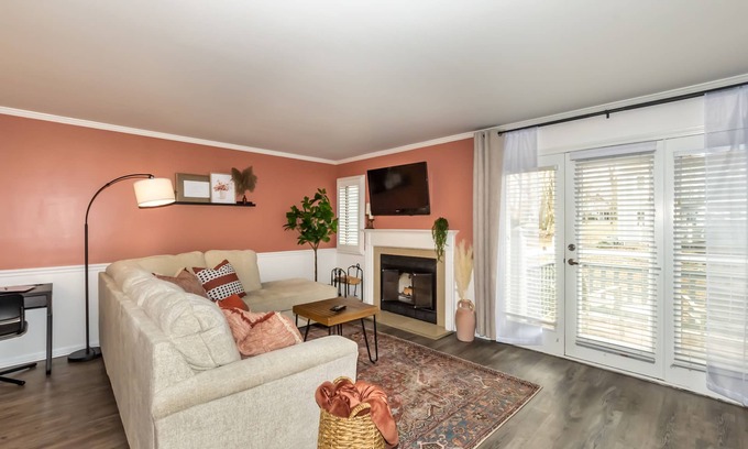 Norwich Villa | Peaceful Spa Villa Getaway - Hot Tub - 3 minutes to Mohegan Sun Casino