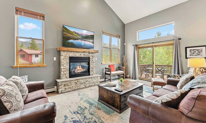 Breckenridge House | Peak 7 Mountain Lodge - Hot Tub & Expansive Views!