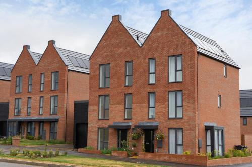 Chesterfield House | Peak Avenue Retreat