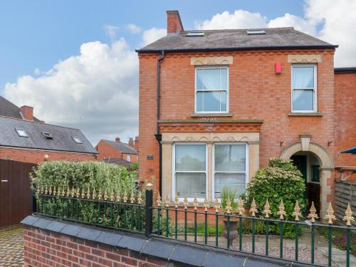 Newark House | Peak House