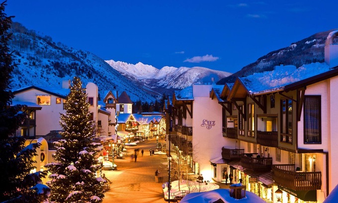 Vail Condo | Peak season accommodations minutes from the slopes of Vai, Colorado. Sleeps 8.