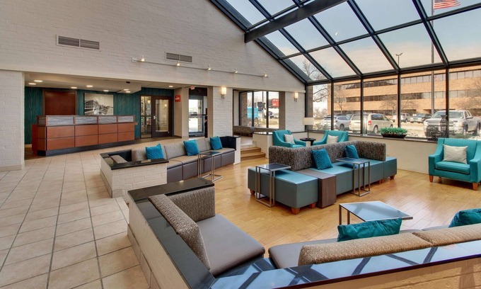 Airport Township Hotel | Pear Tree Inn St. Louis Airport