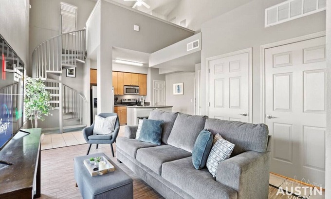 West Campus Apartment | Pearl #604 xxxxxxxxx
