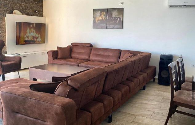 Belgrade House | Pearl house