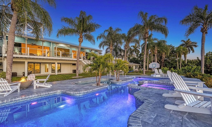 Sarasota House | Pearl on the Bay - A breathtaking Pool & Bayfront property - an unparalleled vacation experience