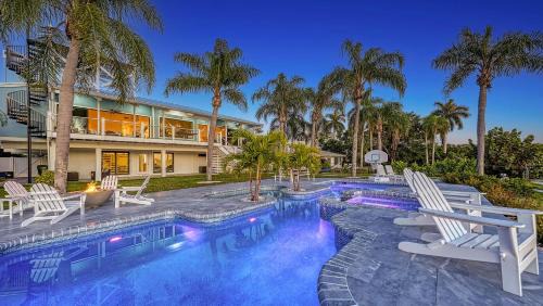 San Remo House | Pearl on the Bay - A breathtaking Pool & Bayfront property - an unparalleled vacation experience