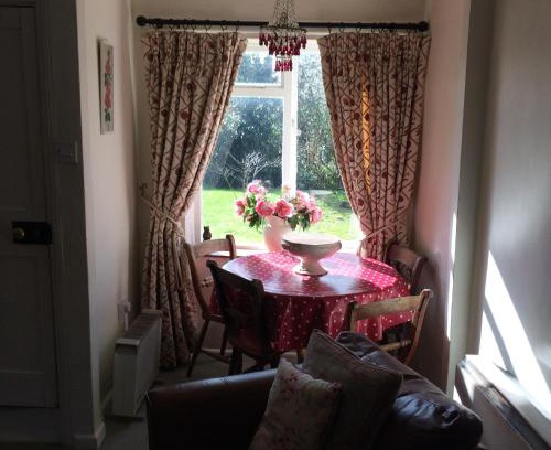 Holt House | Pebble Cottage
