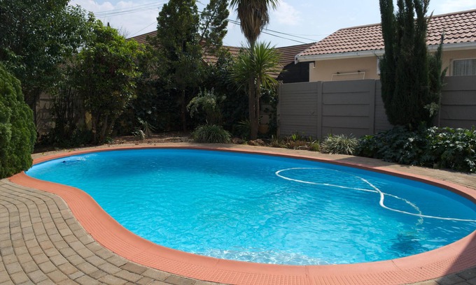 Fichardt Park House | Pebble Fountain Guesthouse