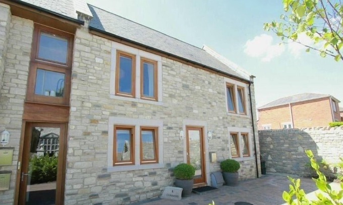 Swanage Cottage | Pebbles - quality seaside holiday home for families