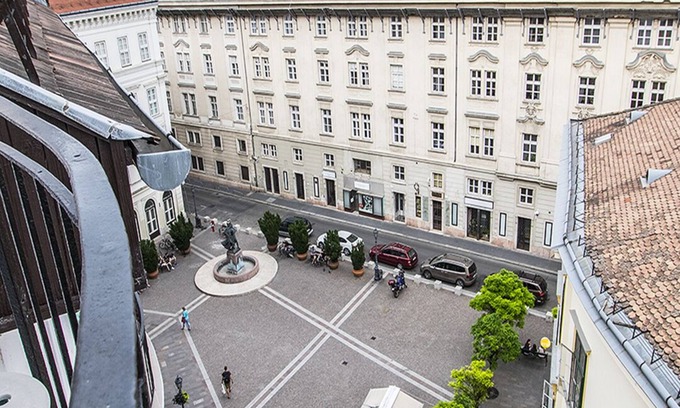 Inner City Budapest Apartment | Pedestrian apartment, the best location