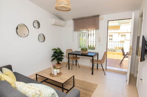 Las Acacias Apartment | Pedregalejo Madueño 10
