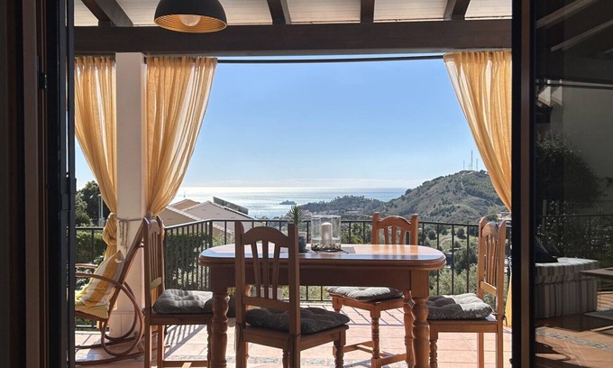 Malaga-Este Ski Chalet | Peinado Grande Village